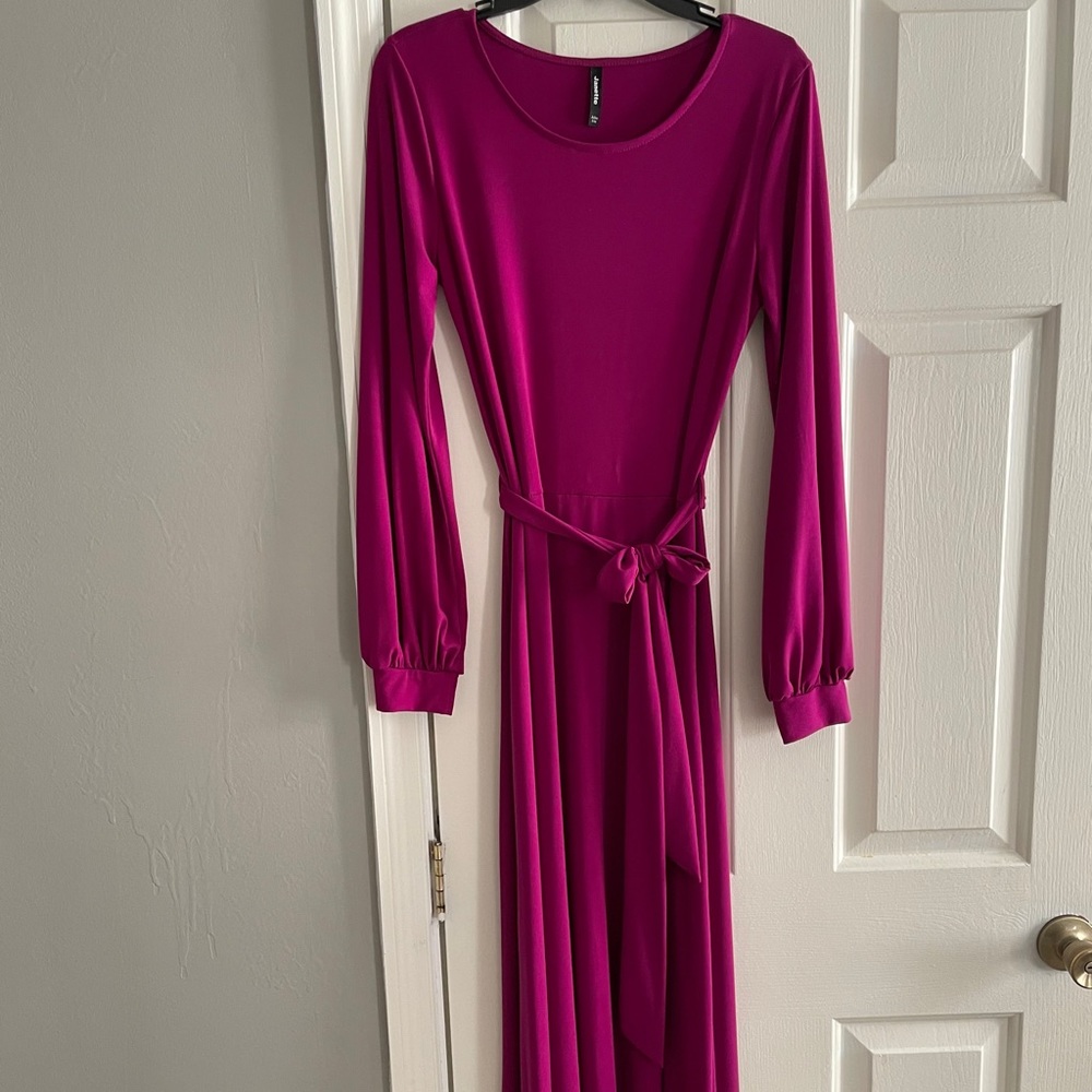 Jade Mackenzie maxi dress size medium